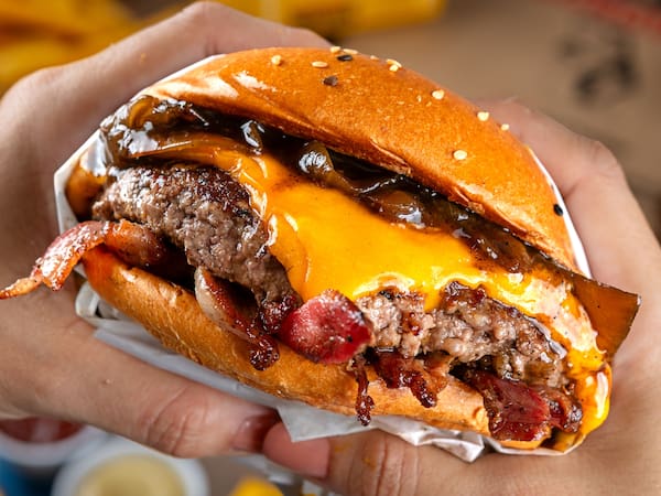 Tubarão-Martelo (Cheddar, Bacon e Cebola Caramelizada) 180g